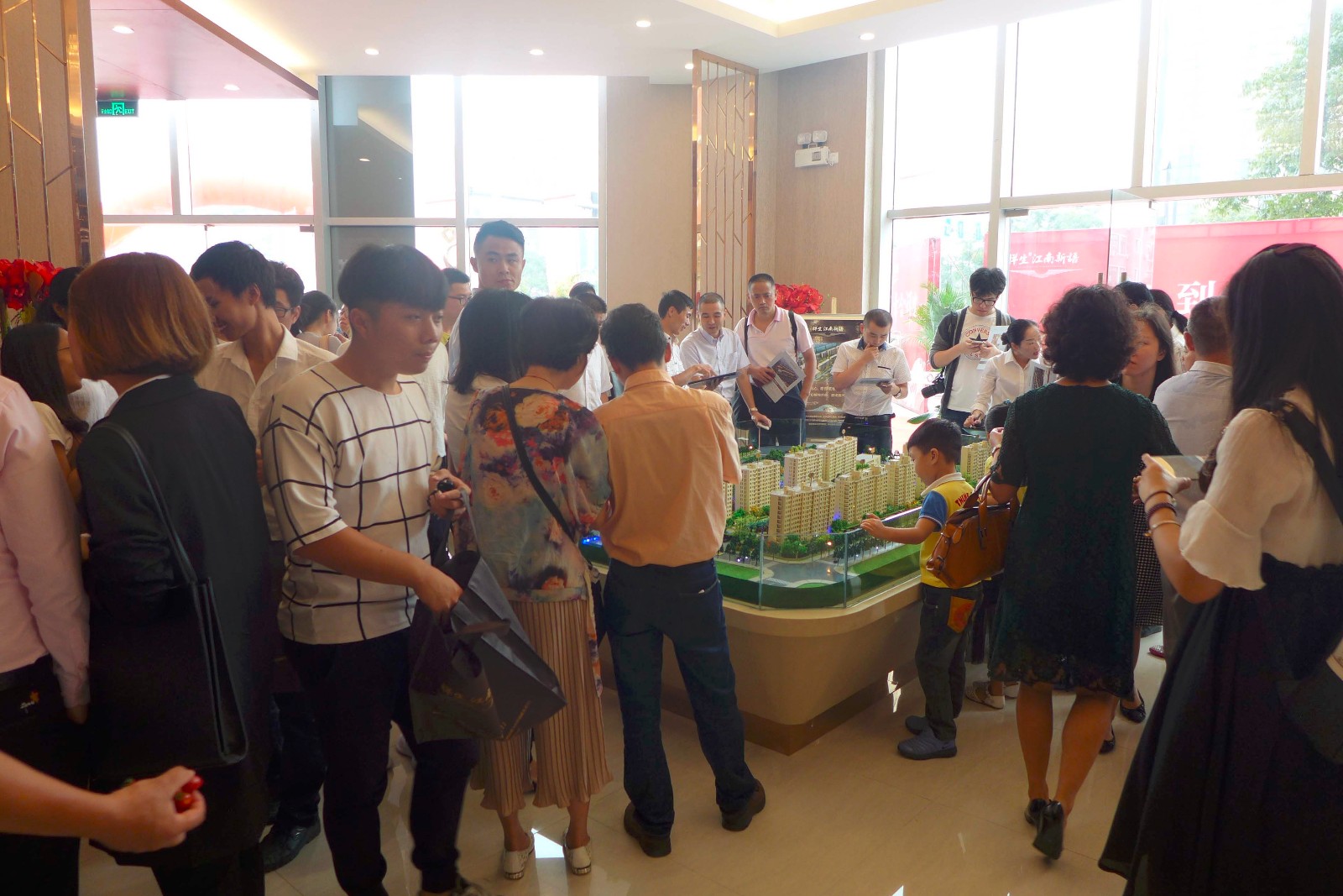 1475991594695350EQGP.jpg 483183735835682485.jpg